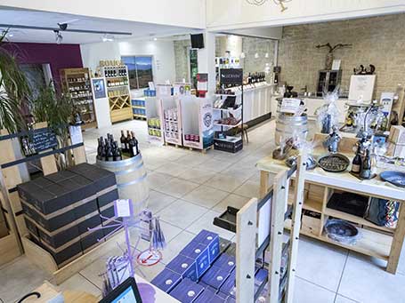 Lecture de poèmes dans les vignes à la Cave Canteperdrix à Mazan