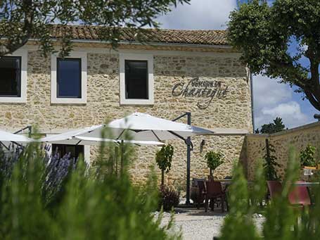 Domaine de Chantegut à Sarrians, pieces de Théatre.