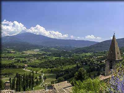 Crestet dans le Vaucluse, panorama sur le terroir et le vignoble du Nord du mont-Ventoux