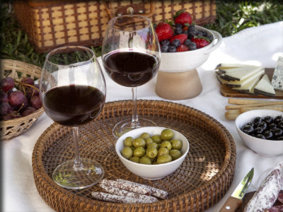 Panier pique-nique à déguster en plein air chez des producteurs de vin en Vaucluse